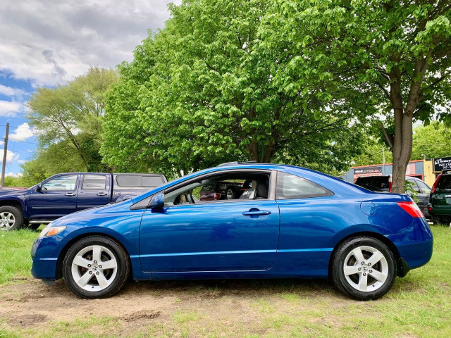 2010 HONDA CIVIC COUPE 5 SPEED LOW KMS in Cars & Trucks in Guelph - Image 2