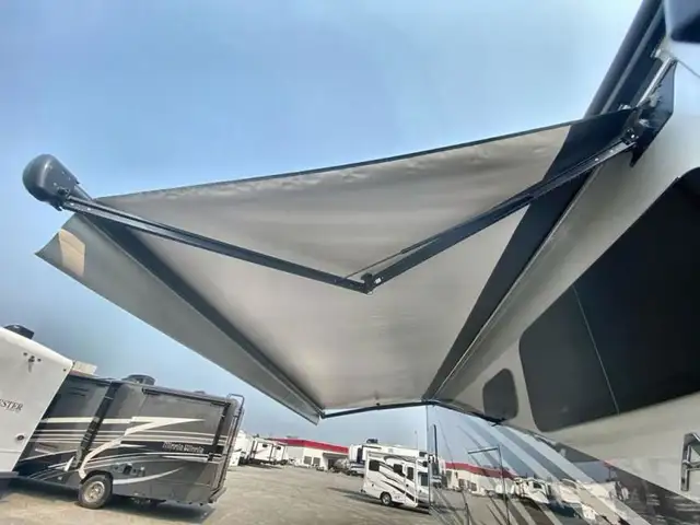 2023 Thor Motor Coach Aria 3401 in RVs & Motorhomes in Abbotsford - Image 39