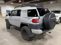 Véhicule très bien entretenu. 82 dossiers d'entretiens!!! Prêt à partir! TOYOTA FJ CRUISER 4WD 2007/... (image 3)