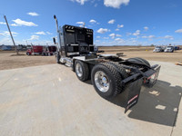 LOW KMS!! 2020 Kenworth T800 Tandem KMS: 274,133 HRS: 7,613 Extended Warranty Available for purchase... (image 7)