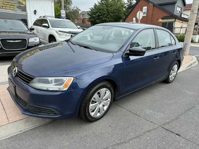 2011 Volkswagen Jetta Sedan in Cars & Trucks in Hamilton - Image 3