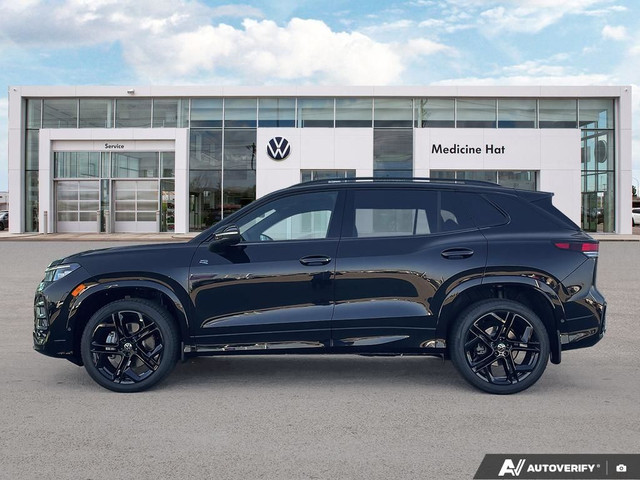 2025 Volkswagen Tiguan Comfortline R-Line Black Edition in Cars & Trucks in Medicine Hat - Image 4