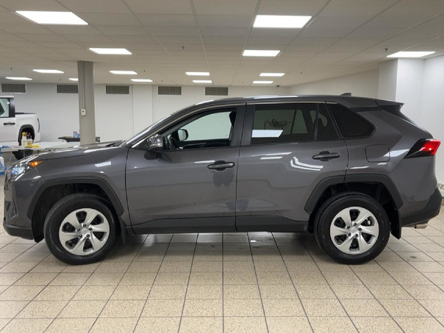 2022 Toyota RAV4 LE in Cars & Trucks in Calgary - Image 3