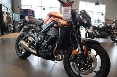 2025 Triumph Street Triple 765 R Matte Baja Orange Aggressive new style, 118HP of Moto2™-derived per...