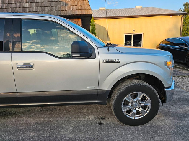 2016 Ford F-150 4WD SuperCrew 145 XLT in Cars & Trucks in Chatham-Kent - Image 4