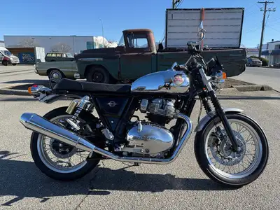 Engine Type: 4 stroke, single overhead cam, air-oil cooled, parallel twin Displacement: 648 cc Cooli...