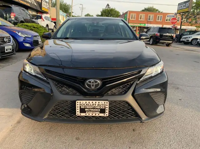 2019 Toyota Camry SE SE 2.5L in Cars & Trucks in City of Toronto - Image 3