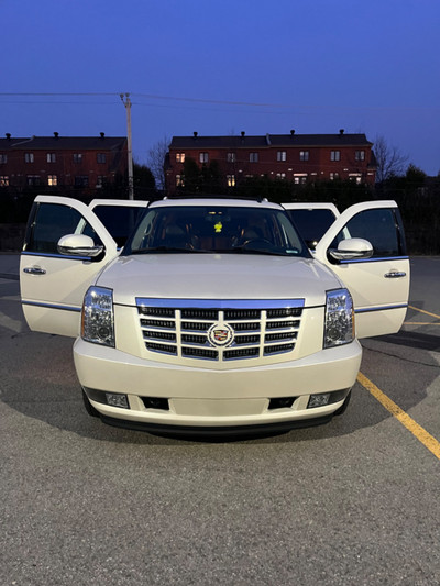 2010 Cadillac Escalade Basic