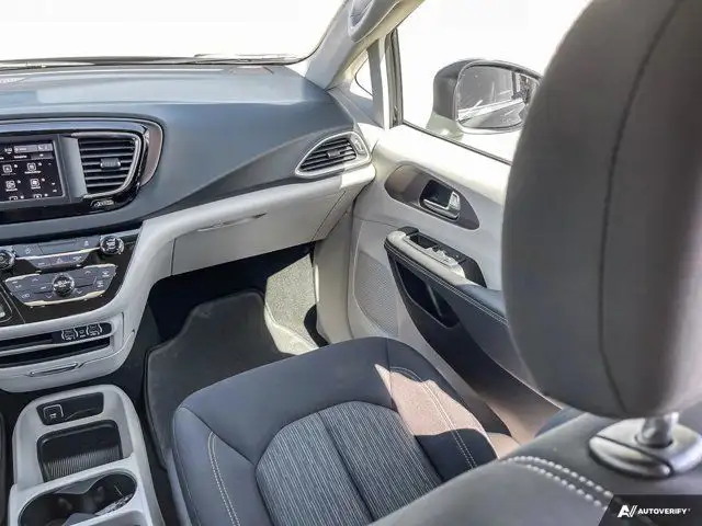 2024 Chrysler Grand Caravan SXT in Cars & Trucks in Dartmouth - Image 29