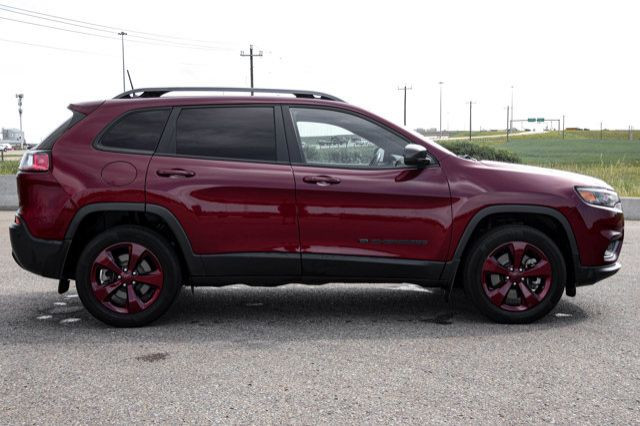 2021 Jeep Cherokee 80TH ANNIVERSARY 4X4 LEATHER SUNROOF in Cars & Trucks in Strathcona County - Image 4