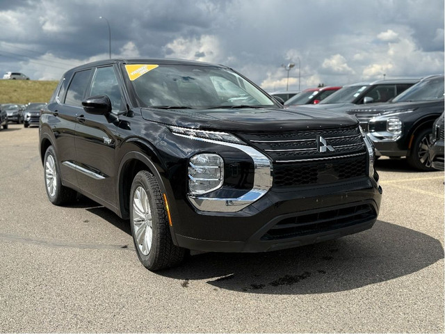 2023 Mitsubishi Outlander PHEV ES S-AWC in Cars & Trucks in Calgary - Image 3
