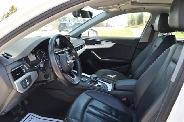 2017 Audi A4 4dr Sdn Auto Komfort quattro in Cars & Trucks in Markham / York Region - Image 10