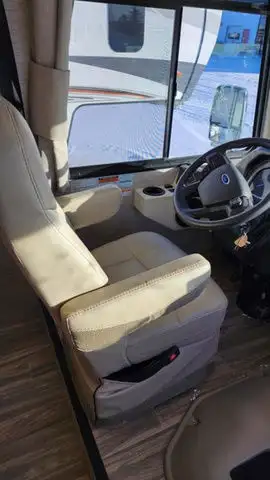 2023 Thor Motor Coach A.C.E. 29G in RVs & Motorhomes in Calgary - Image 12