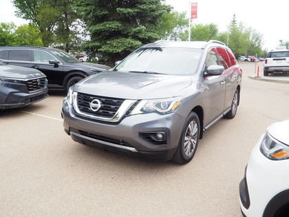 2017 Nissan Pathfinder SV 4WD. Heated Steering. SiriusXM. Heated in Cars & Trucks in Edmonton - Image 4