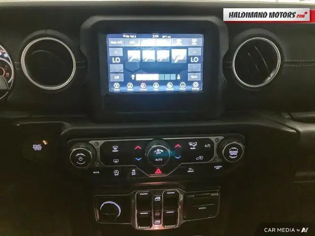2021 Jeep Wrangler Unlimited Sahara in Cars & Trucks in Hamilton - Image 23
