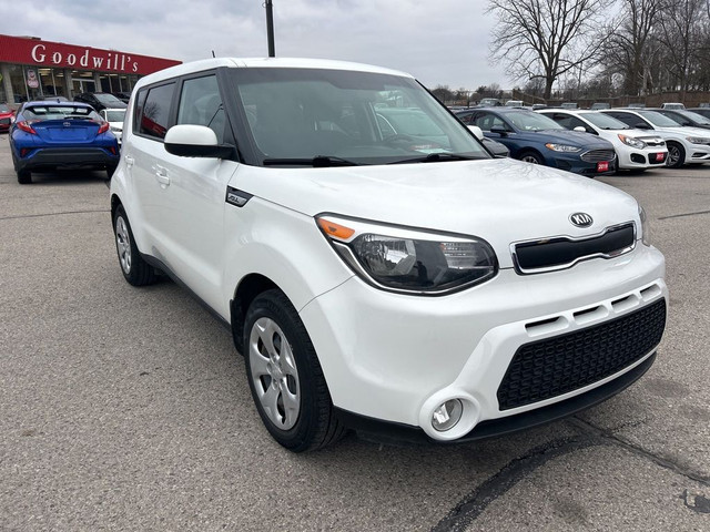  2016 Kia Soul BASE, 5 SPEED MANUAL, NO A/C, CLEAN CARFAX! in Cars & Trucks in London - Image 4