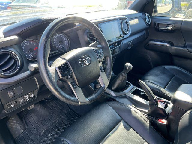 2021 Toyota Tacoma TRD Sport | RUNNING BOARDS | HERITAGE GRILLE in Cars & Trucks in Kelowna - Image 4