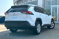FINANCE OR LEASE PURCHASE PRICE: $31,300 + HST + Finance/Lease Fee + Licensing CASH PRICE: $33,300 +... (image 5)