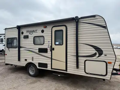 Spring Into Savings at CampMart Kitchener RV Superstore! Year: 2016 Make: KEYSTONE HIDEOUT M-177LHS...