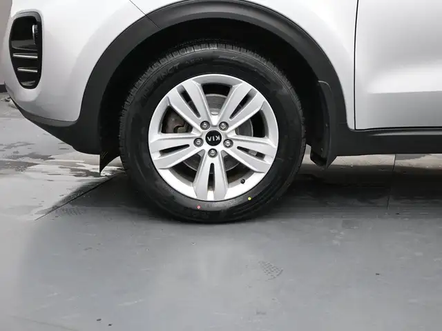 2017 Kia Sportage One Owner & Fully Certified Only 78K !!! LX, A in Cars & Trucks in City of Halifax - Image 5