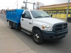2000LB HEAVY DUTY TAILGATE LIFT LOW KMS - 99,010 6.7L DIESEL EXCELLENT TRUCK FOR LANDSCAPERS AND ROO...