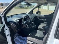 This exceptional one-owner, accident-free 7-passenger van has only 13,000 km and is a remarkable fin... (image 9)