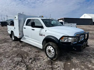 2015 Dodge 5500 CrewCab 4x4 Utility Service Flat Deck Truck + 6.7L Cummins Diesel + 4x4 W/ AutoMatic...
