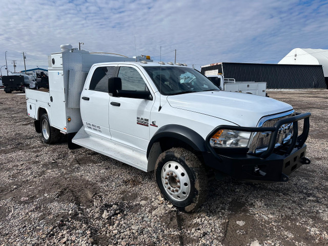 2015 Dodge 5500 CrewCab 4x4 Flat Deck Utility Truck DSL HITCH in Heavy Trucks in Edmonton