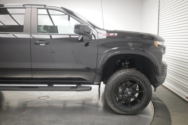 2022 Chevrolet Silverado 1500 LTD RST in Cars & Trucks in Calgary - Image 2