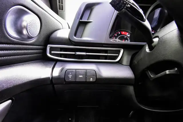 2021 Hyundai Elantra Preferred IVT • HEATED SEATS/STEERING • CP/ in Cars & Trucks in Kingston - Image 12