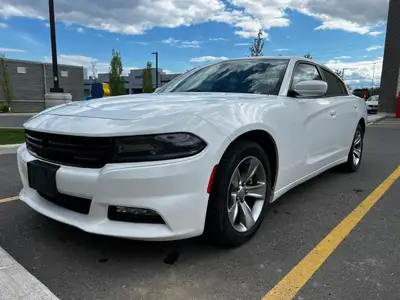  2015 Dodge Charger 4dr Sdn SXT RWD