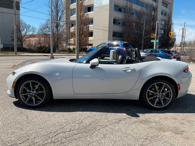  2017 Mazda MX-5 GT - 6 SPEED! LEATHER! NAV! HTD SEATS! CAR PLAY in Cars & Trucks in Kitchener / Waterloo - Image 4