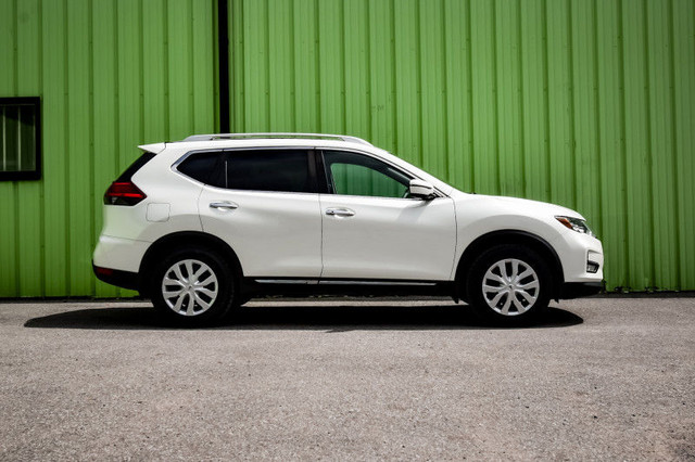 2017 Nissan Rogue SL Platinum • SUNROOF • NAV • HEATED LEATHER in Cars & Trucks in Kingston - Image 2