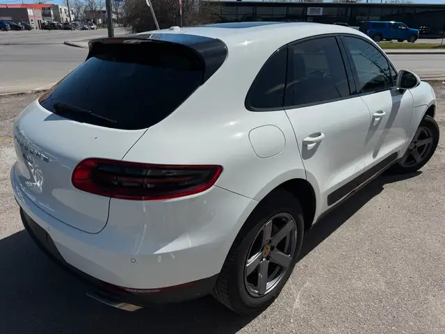 2018 Porsche Macan AWD dans Autos et camions dans Ottawa - Image 5