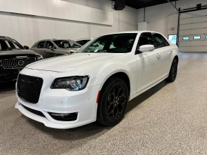 2022 Chrysler 300 Touring L