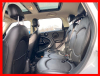 CARFAX VERIFIED, CLEAN TITLE, NO ACCIDENTS !!! 205,500 KM AUTOMATIC TRANSMISSION WHITE EXTERIOR ON B... (image 7)