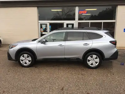 2022 Subaru Outback Convenience CLEAN CARFAX! AWD Great Price...