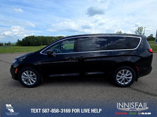 2025 Chrysler Pacifica Select in Cars & Trucks in Red Deer - Image 4