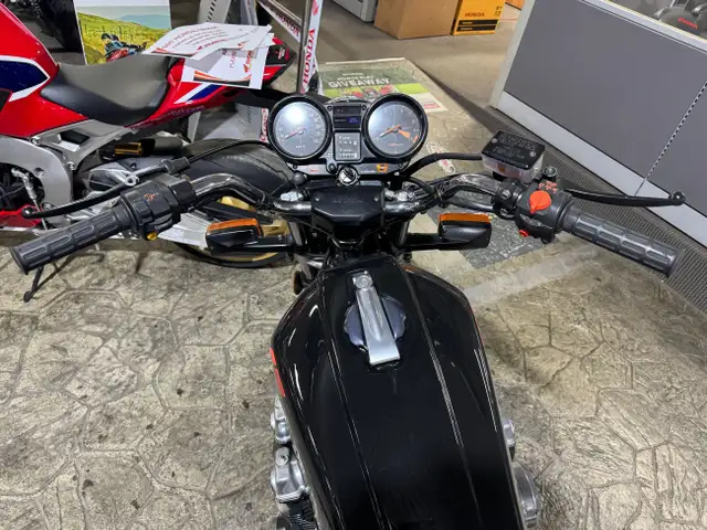 CB900F in Street, Cruisers & Choppers in Edmonton - Image 9