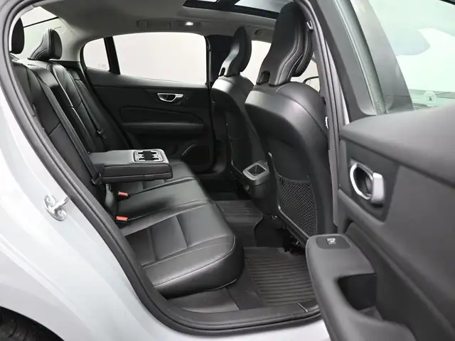 2024 Volvo S60 B5 B5 CORE SUNROOF, NAVIGATION, HEATED POWER SEAT in Cars & Trucks in City of Halifax - Image 20