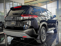 Comes equipped with: Power Mirrors, Halogen Headlamps, Courtesy lights, LED Headlights, LED Daytime... (image 4)