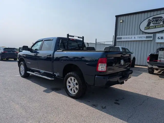 2022 RAM 3500 Big Horn in Cars & Trucks in London - Image 4