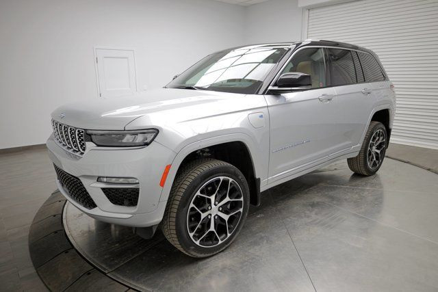 2022 Jeep Grand Cherokee 4xe Summit Reserve in Cars & Trucks in Calgary - Image 4