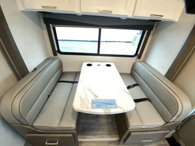 2024 Thor Motor Coach Four Winds 25V in RVs & Motorhomes in Abbotsford - Image 26