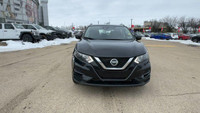 This Nissan Qashqai is equipped with: Cloth Seats, Power Moonroof, Remote Start, Heated Front Seats,... (image 3)