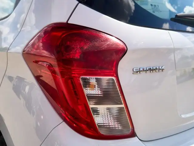 2022 Chevrolet Spark 1LT | Backup Cam | Cloth Interior dans Autos et camions dans Ville d’Edmonton - Image 12