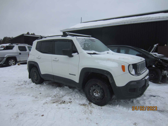 2016 Jeep Renegade Sport in Cars & Trucks in Barrie - Image 2