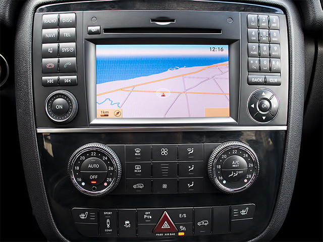 2013 Mercedes-Benz R-Class BLUETEC | AMG | NAVI | REARCAM | PANO in Cars & Trucks in City of Toronto - Image 2