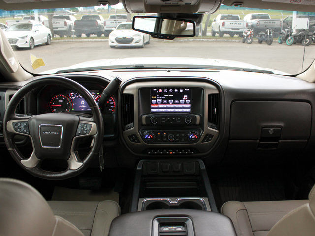 2016 GMC Sierra 2500HD Denali 4x4, Sunroof, Nav, Heated in Cars & Trucks in Calgary - Image 3