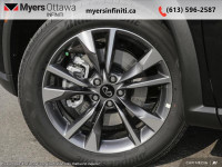 Leather Seats! A smooth ride, a nicely appointed interior, and an easy-access third row highlight th... (image 6)